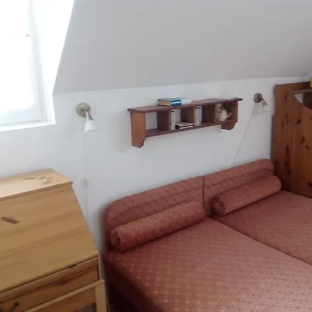 Szentmihalyi Apartment *