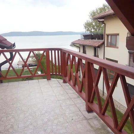Szentmihalyi Apartment